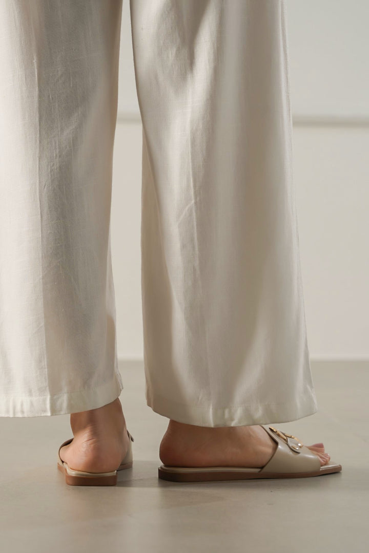CREAM EASY BUCKLE SLIDES
