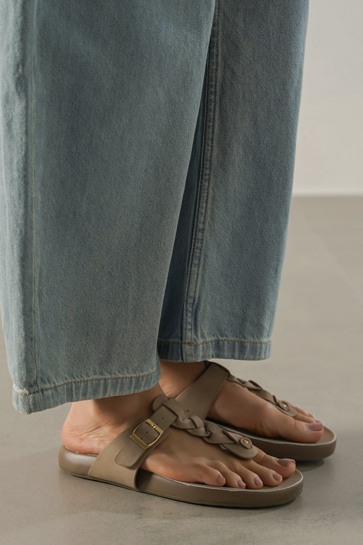 BEIGE BRAID MAMA FLOPS