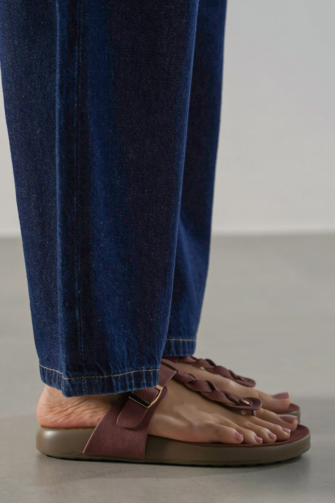 BURGUNDY BRAID MAMA FLOPS