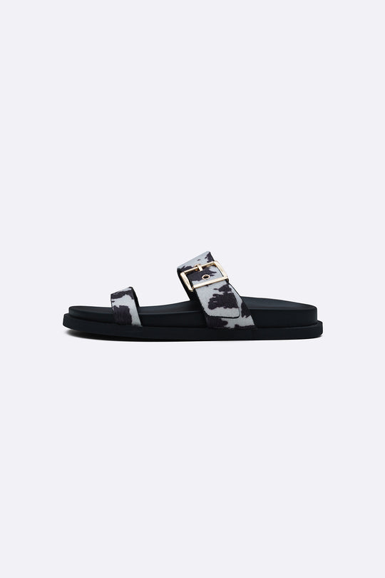 BLACK WIDE FIT SUMMER SLIDES