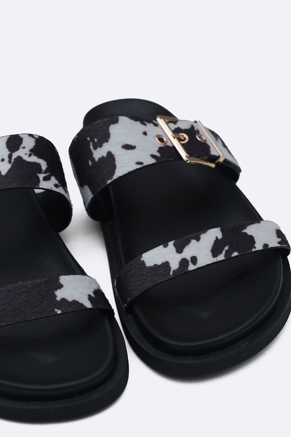 BLACK WIDE FIT SUMMER SLIDES