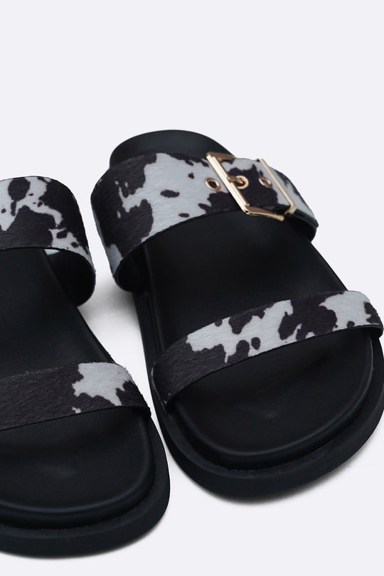 BLACK WIDE FIT SUMMER SLIDES