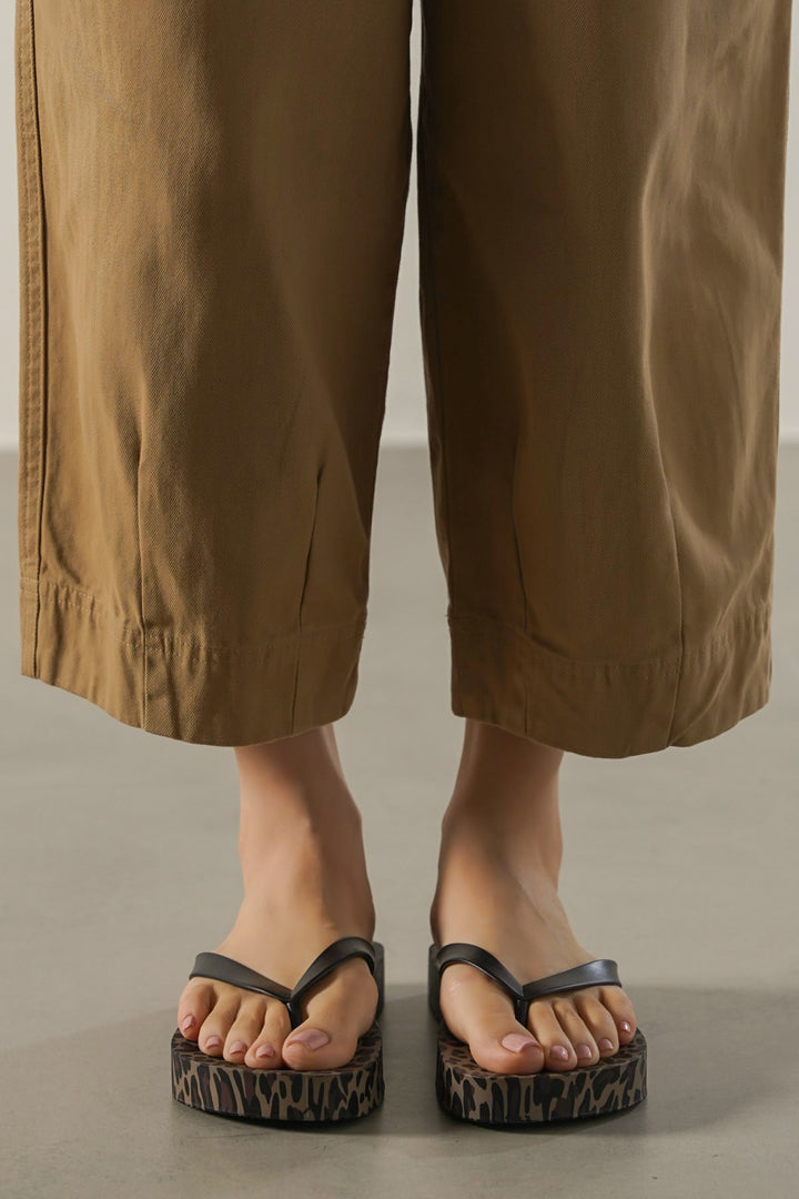 BEIGE JUNGLE FLIPS