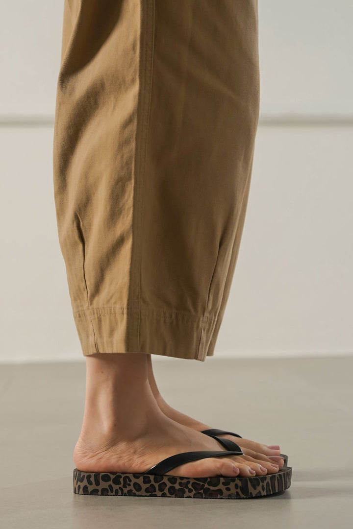 BEIGE JUNGLE FLIPS