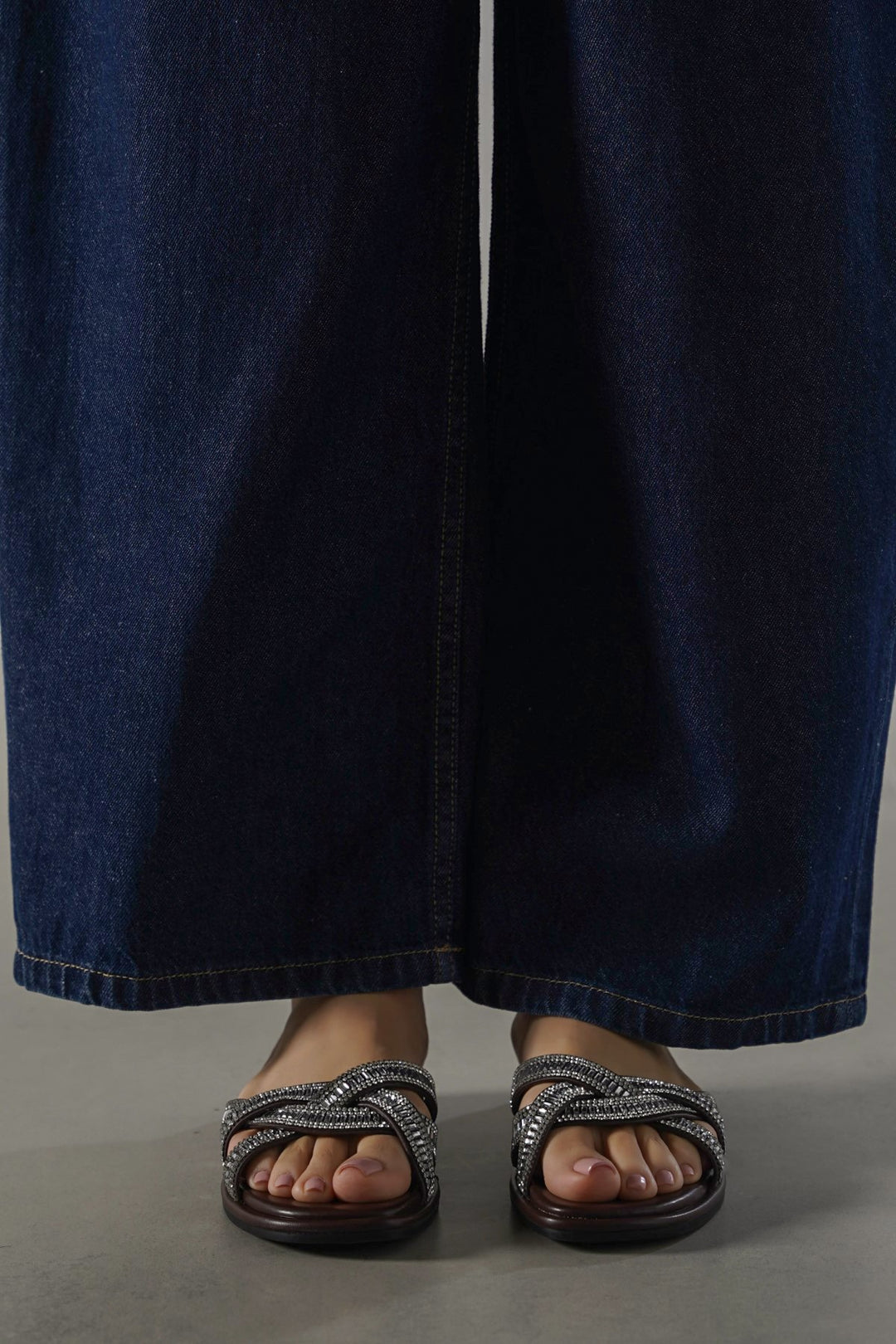 COFFEE MERINO STUDDED SLIDES