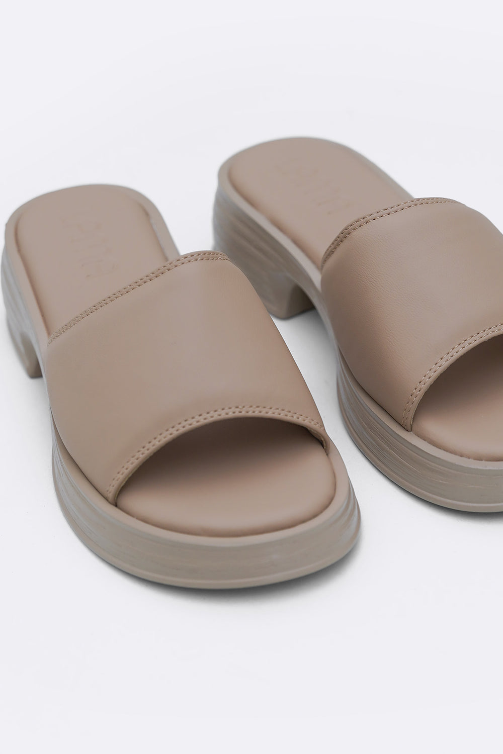 BEIGE COMFY EVERYDAY SLIDES