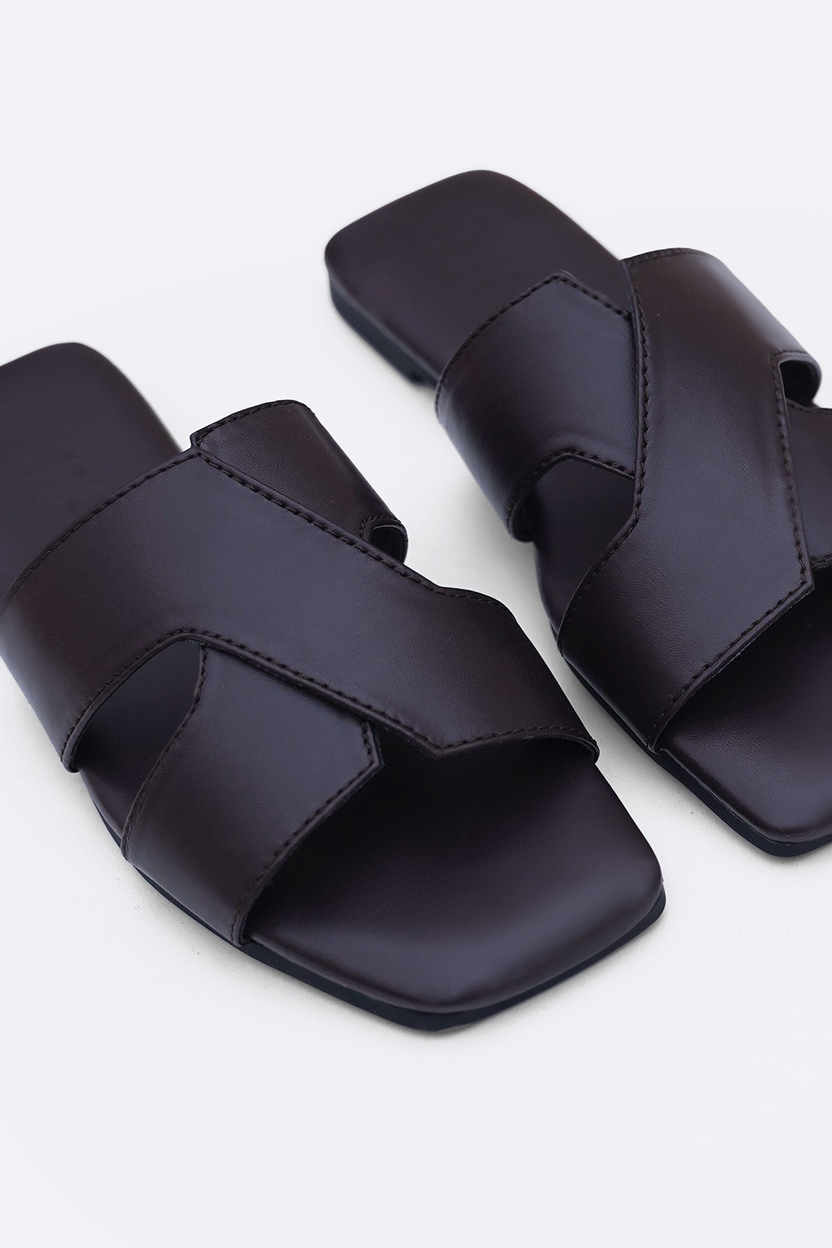 YELITZA CROSS SLIDES – Lama Retail
