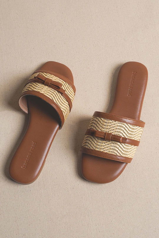 CAMEL KNOT AND WEAVE SLIDES