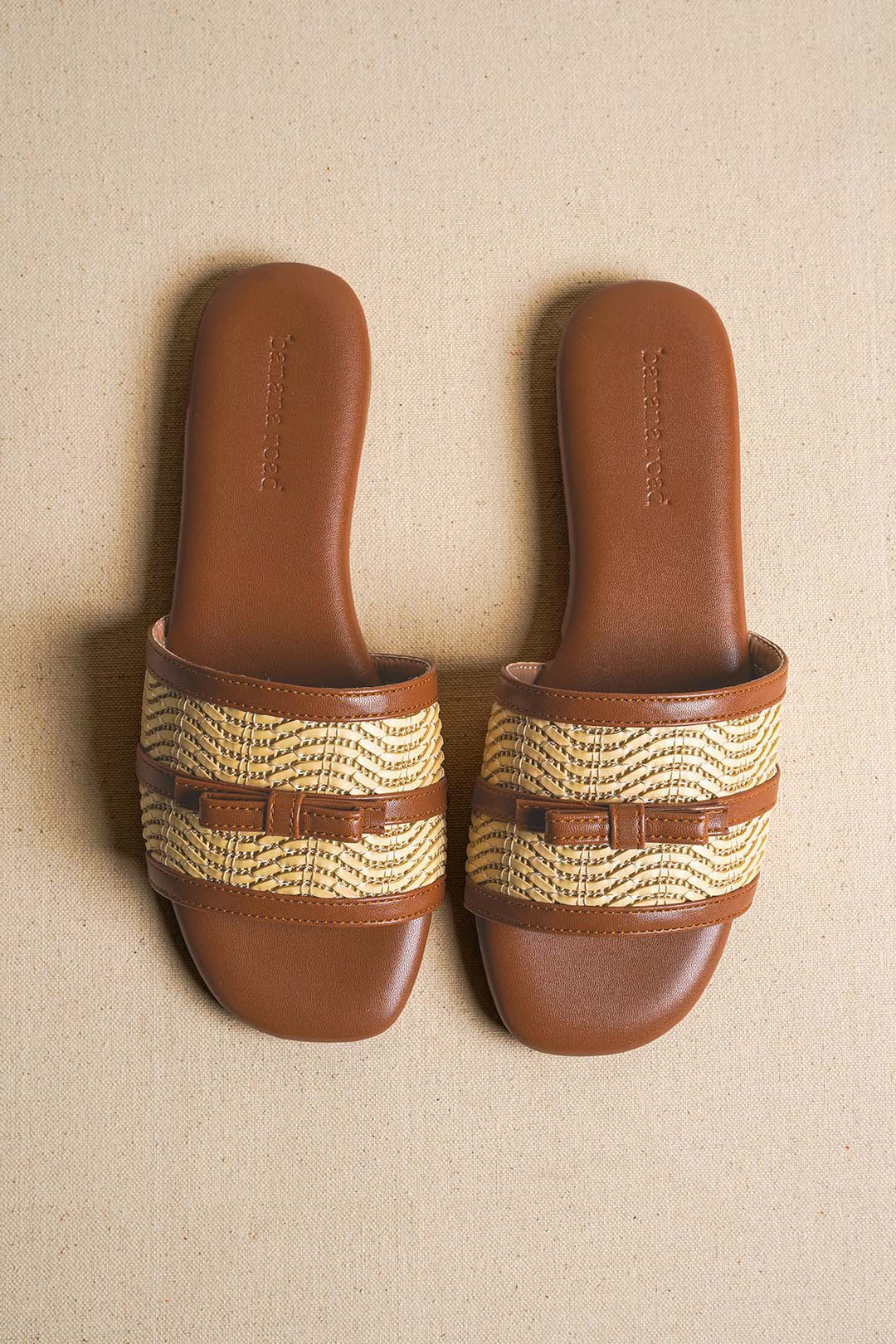 CAMEL KNOT AND WEAVE SLIDES