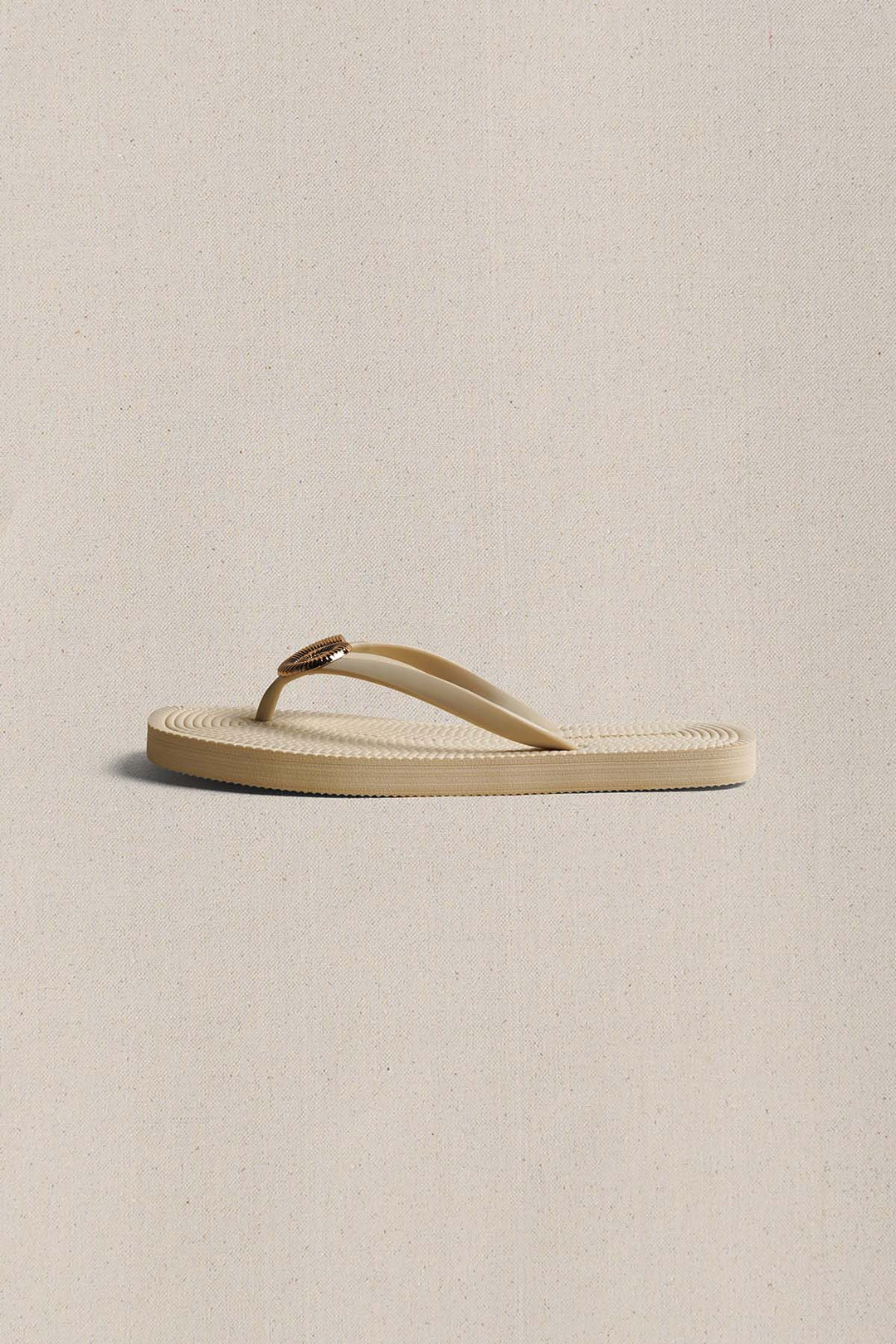 OFF WHITE SEASHELL SLIPPERS