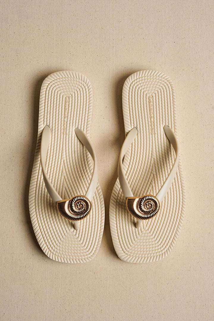 OFF WHITE SEASHELL SLIPPERS