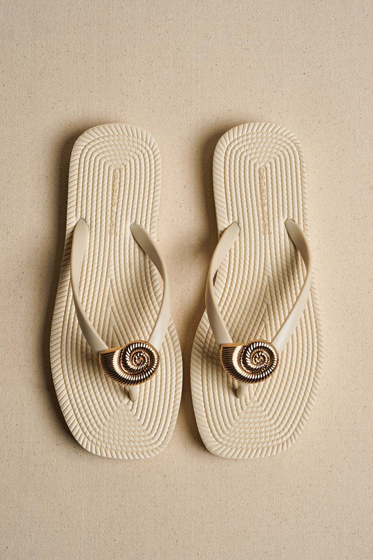 OFF WHITE SEASHELL SLIPPERS