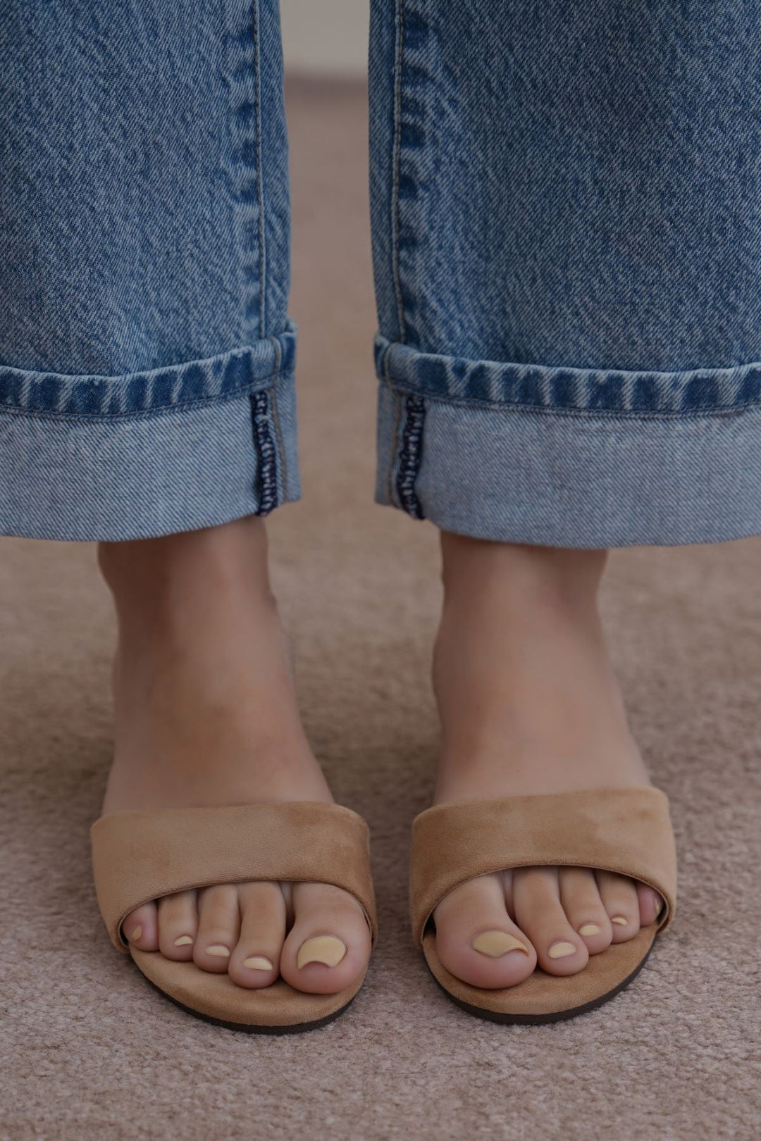 BEIGE MINI SPRING WEDGE