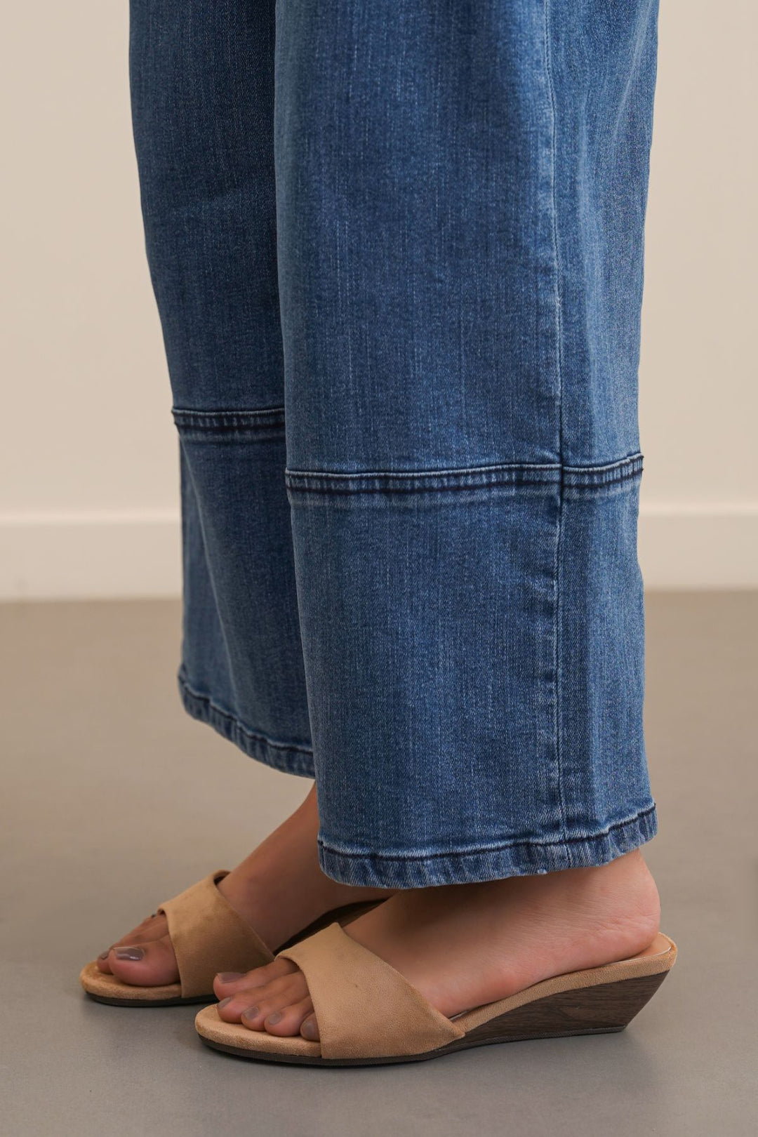 Spring Wedge MINI SPRING WEDGE – Lama Retail