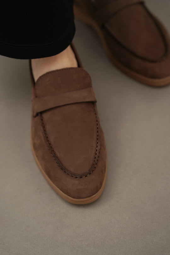 CHOCOLATE CLASSIC LEATHER LOAFERS