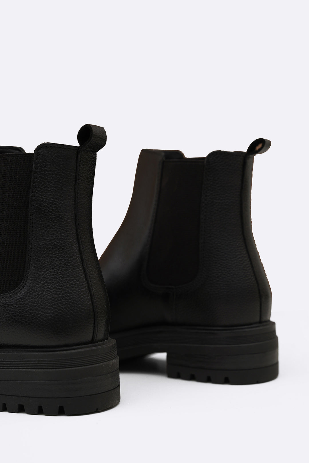 LEATHER CHELSEA BOOTS