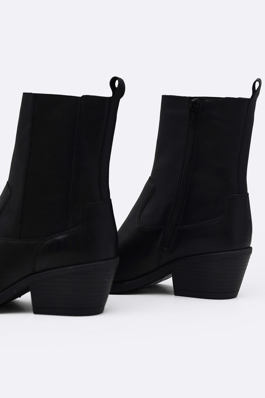 BLACK LEATHER WESTERN BOOTS