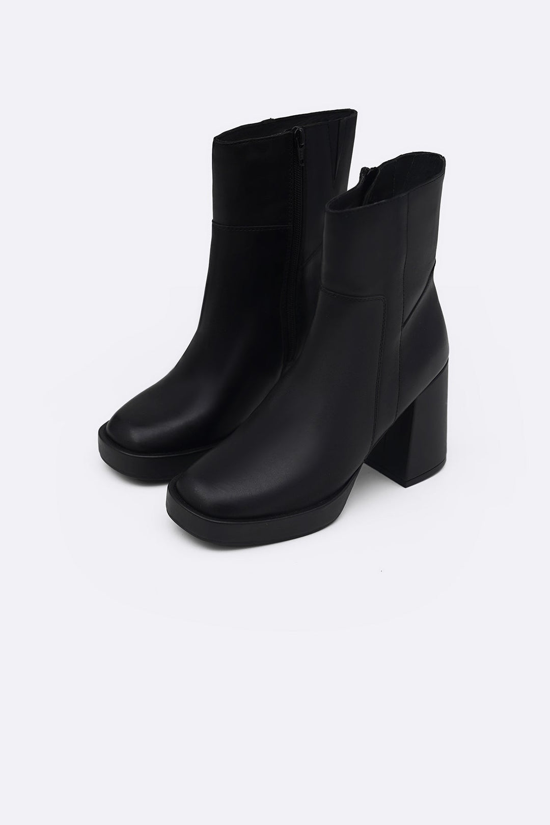 BLACK LEATHER BLOCK BOOTS
