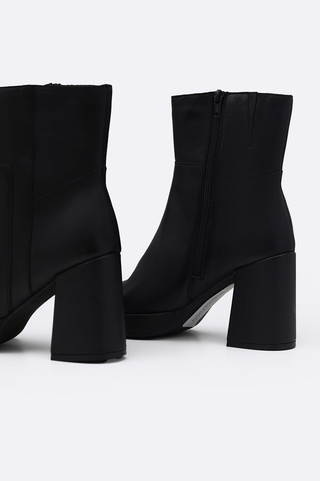 BLACK LEATHER BLOCK BOOTS