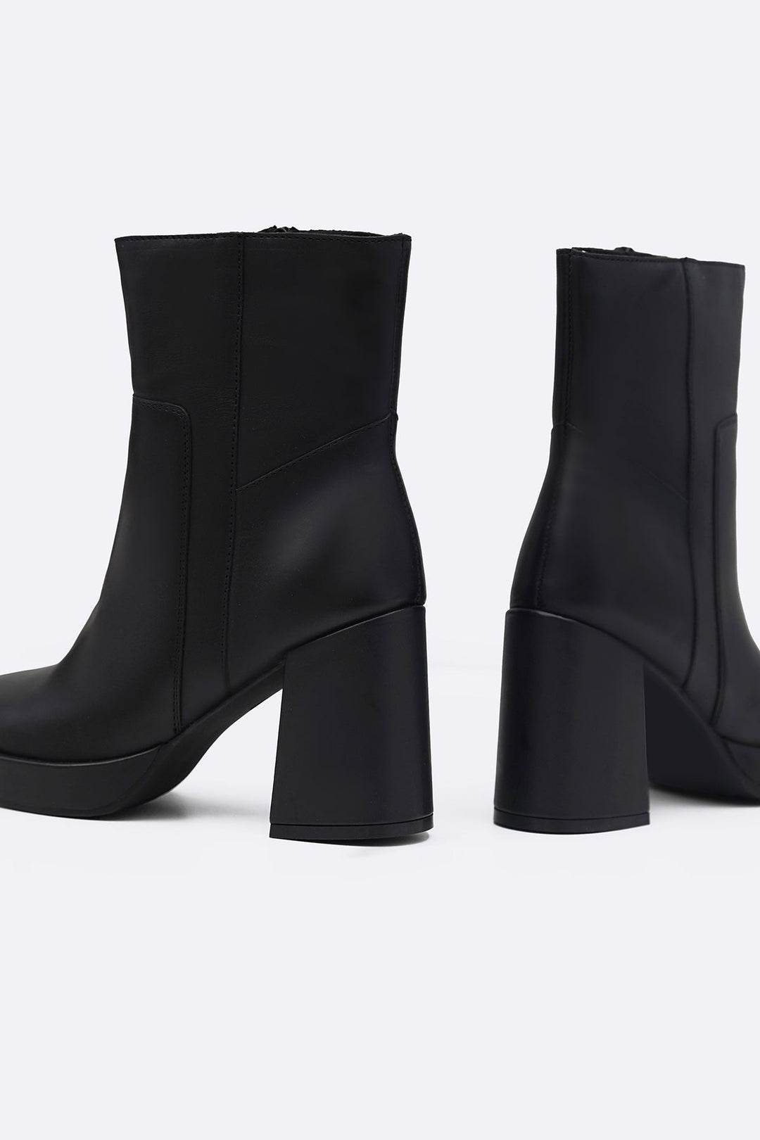 BLACK LEATHER BLOCK BOOTS