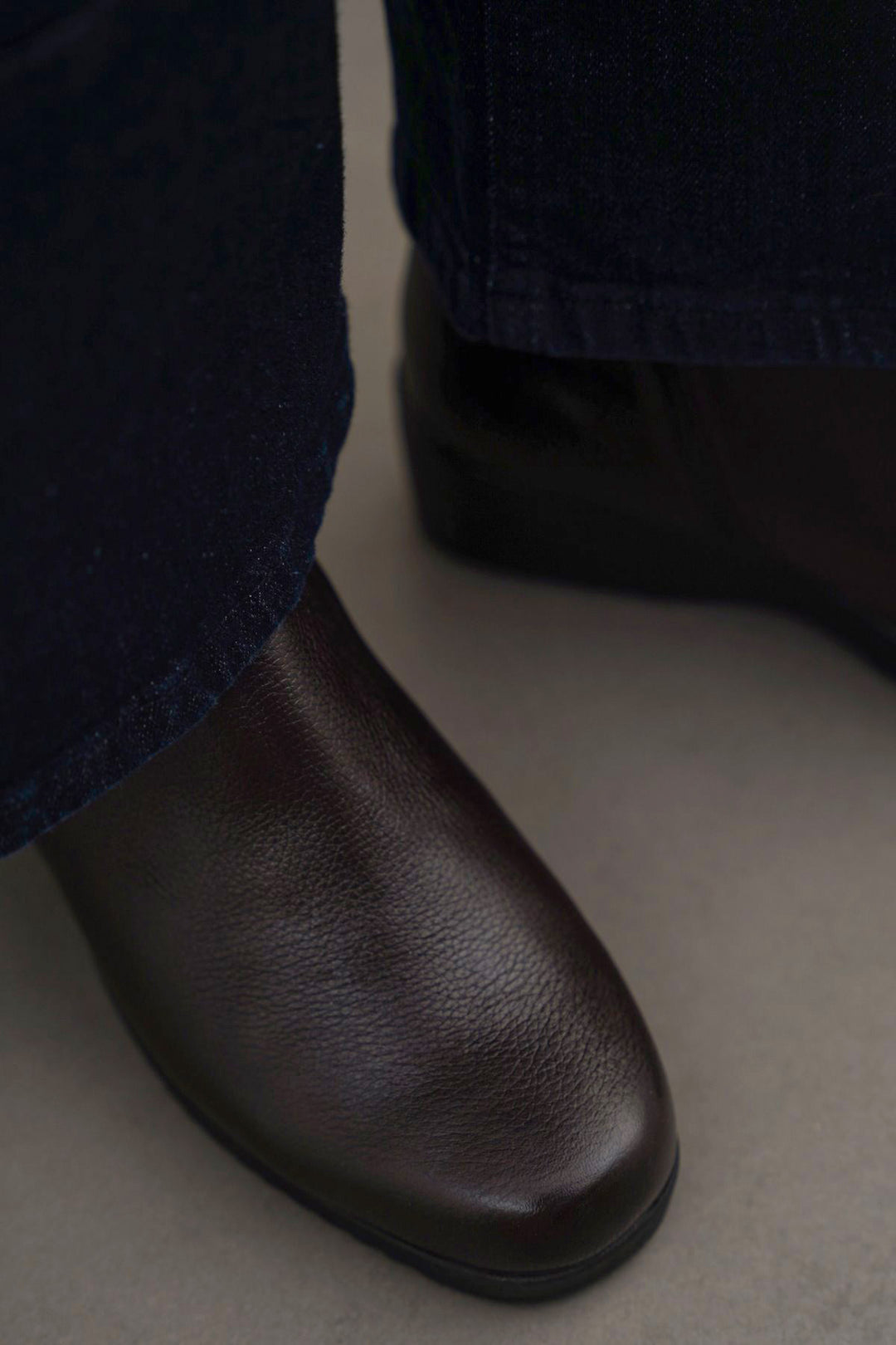 DARK BROWN COMFY LEATHER WEDGE BOOTS