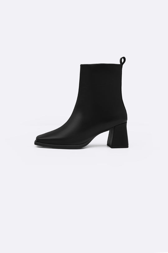 TOP-STITCH LEATHER BOOTS