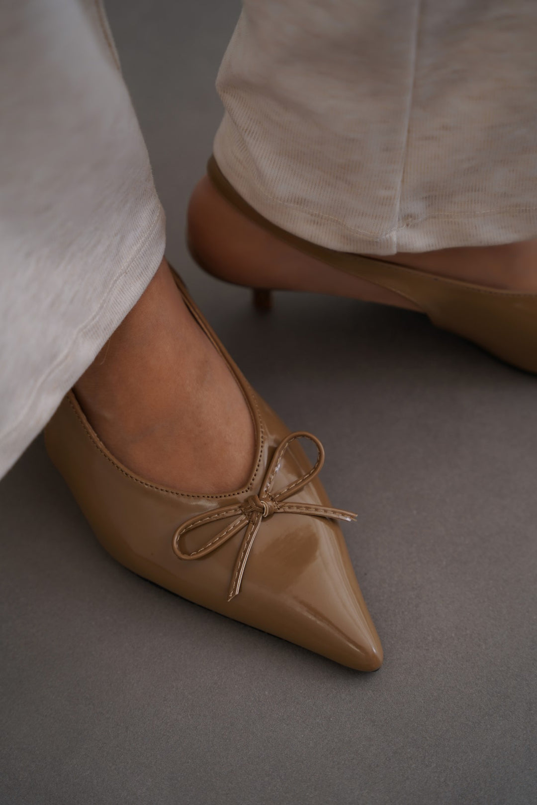 BOW CHARM HEELS