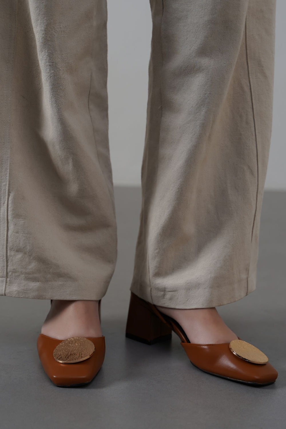 TAN SLINGBACK BLOCK HEELS