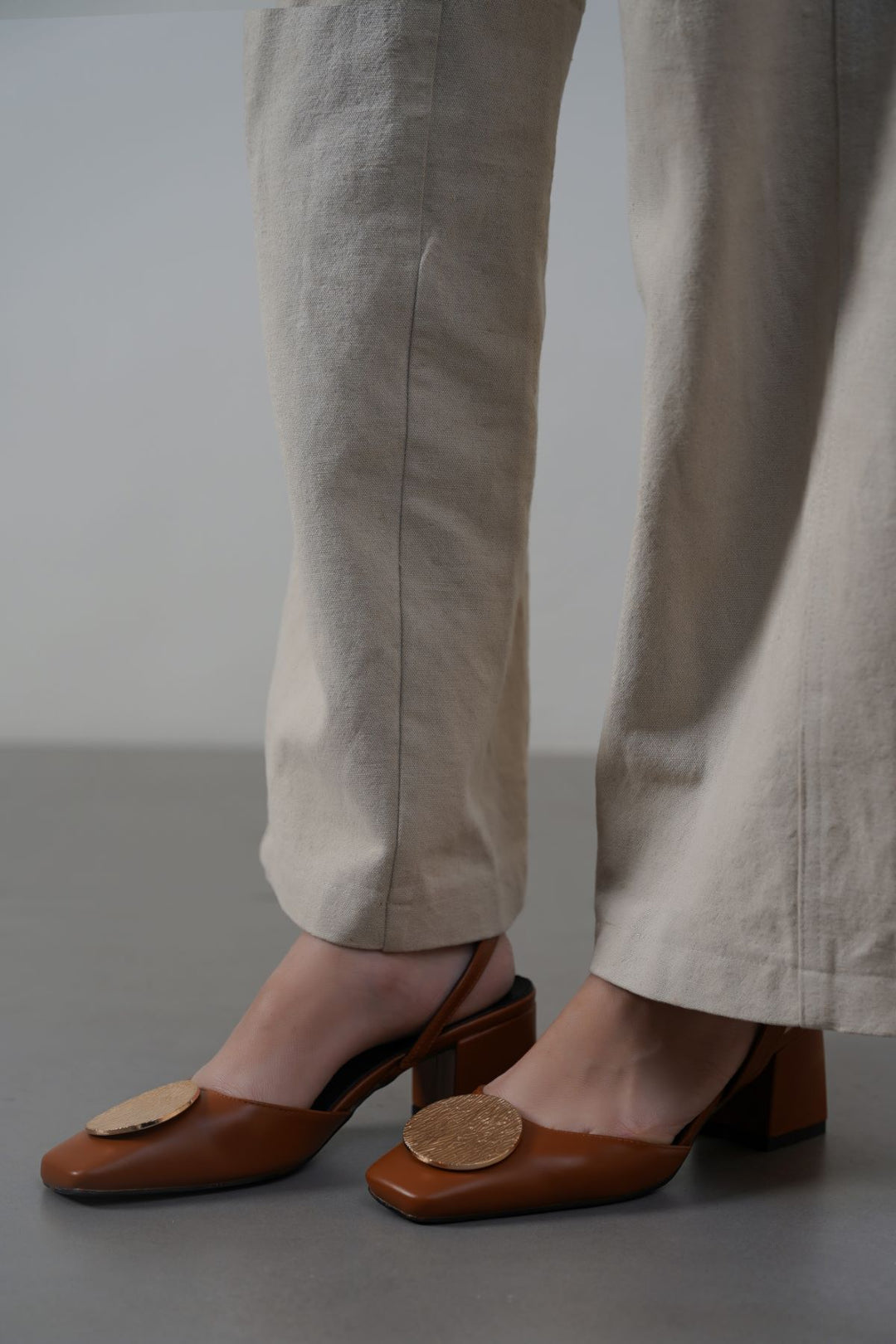 TAN SLINGBACK BLOCK HEELS