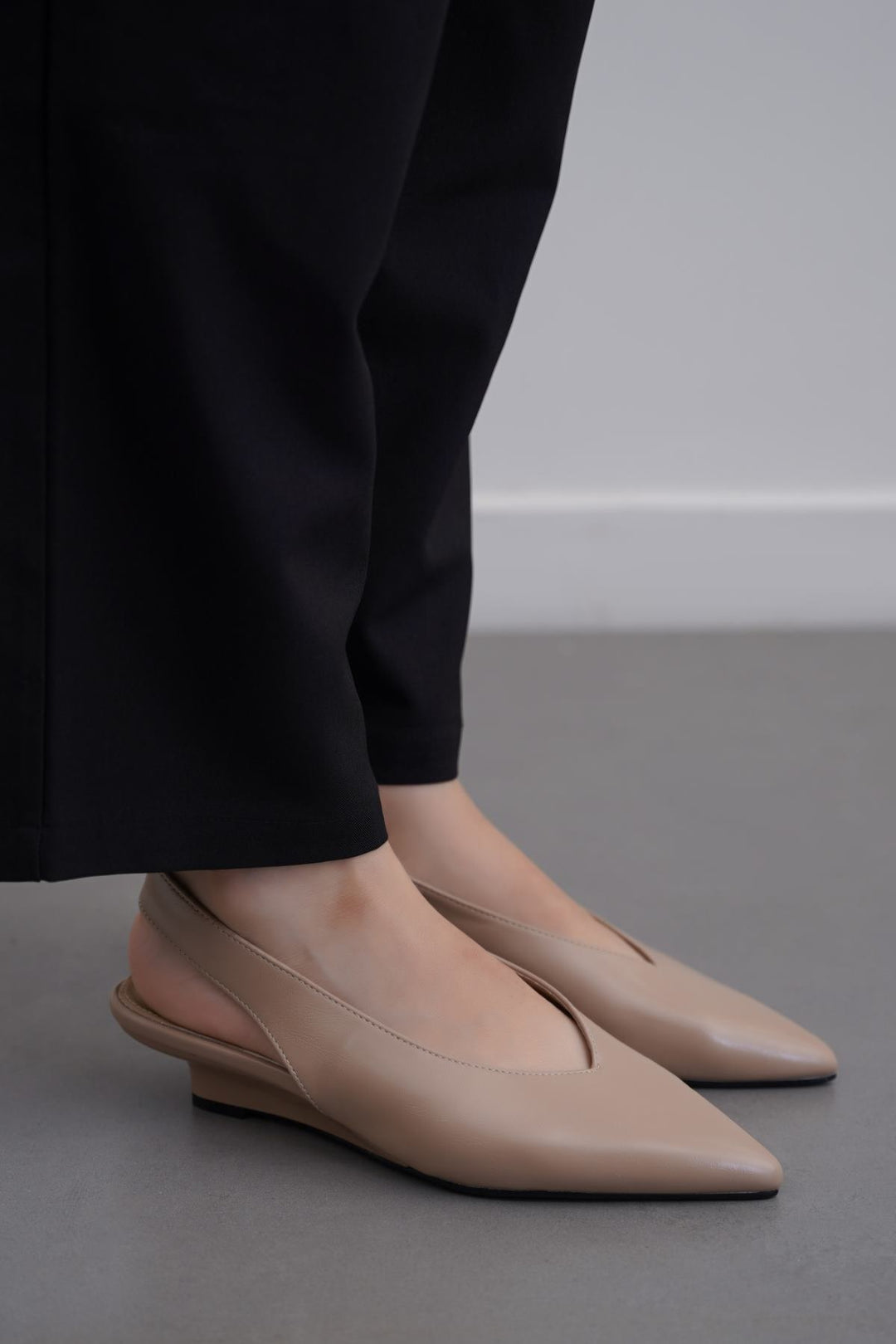 TAUPE LISBON MINI WEDGE