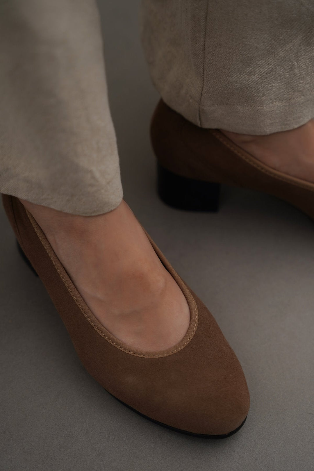 TAUPE LEATHER BLOCK HEELS