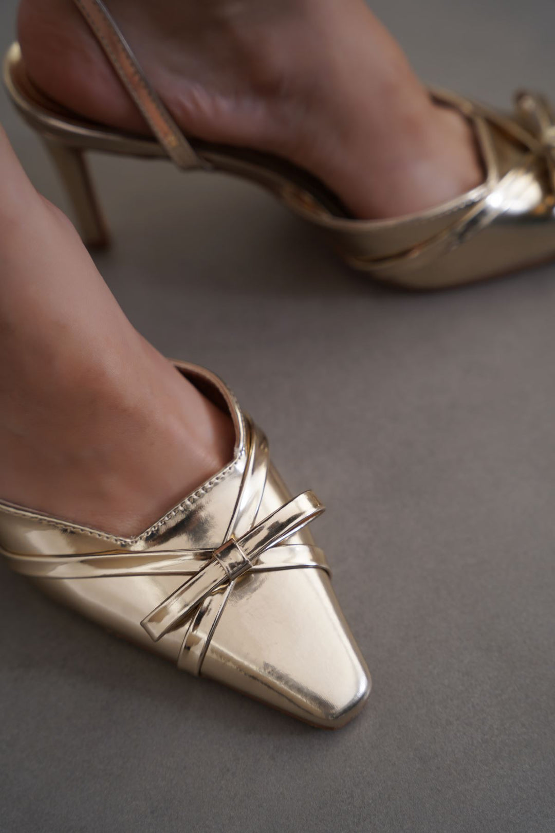 GOLD HOLLYWOOD BOW HEELS