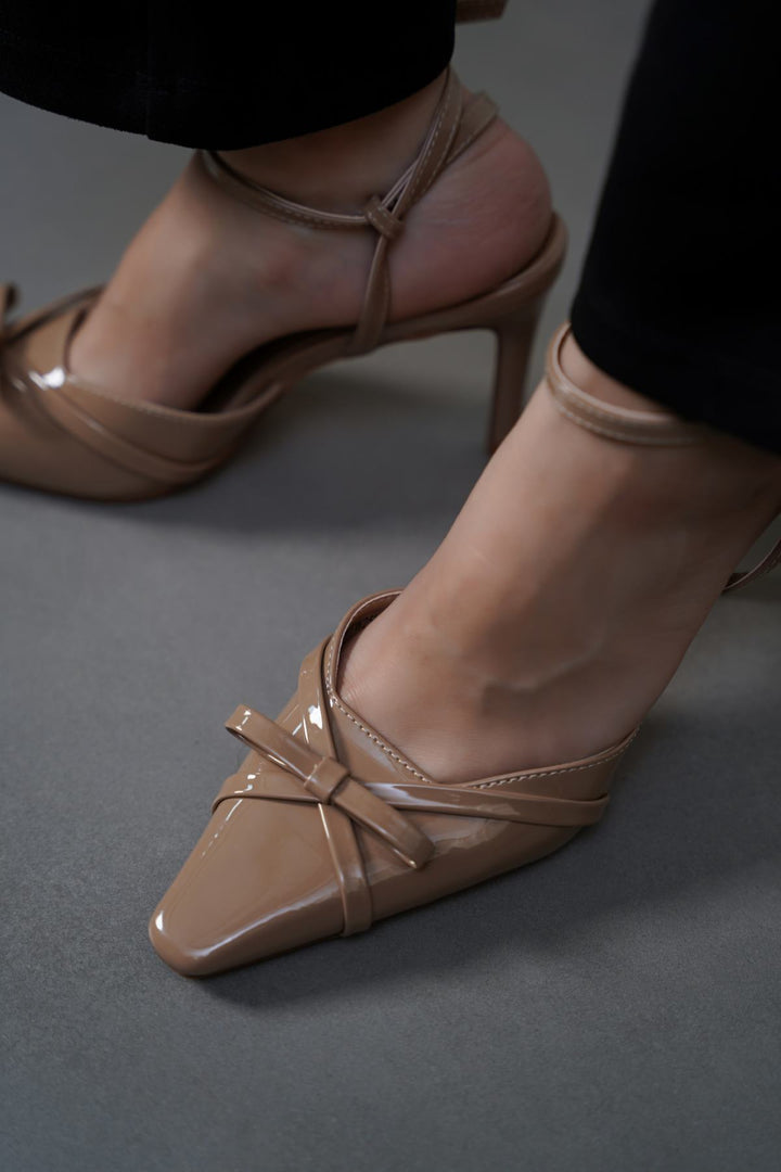 NUDE HOLLYWOOD BOW HEELS