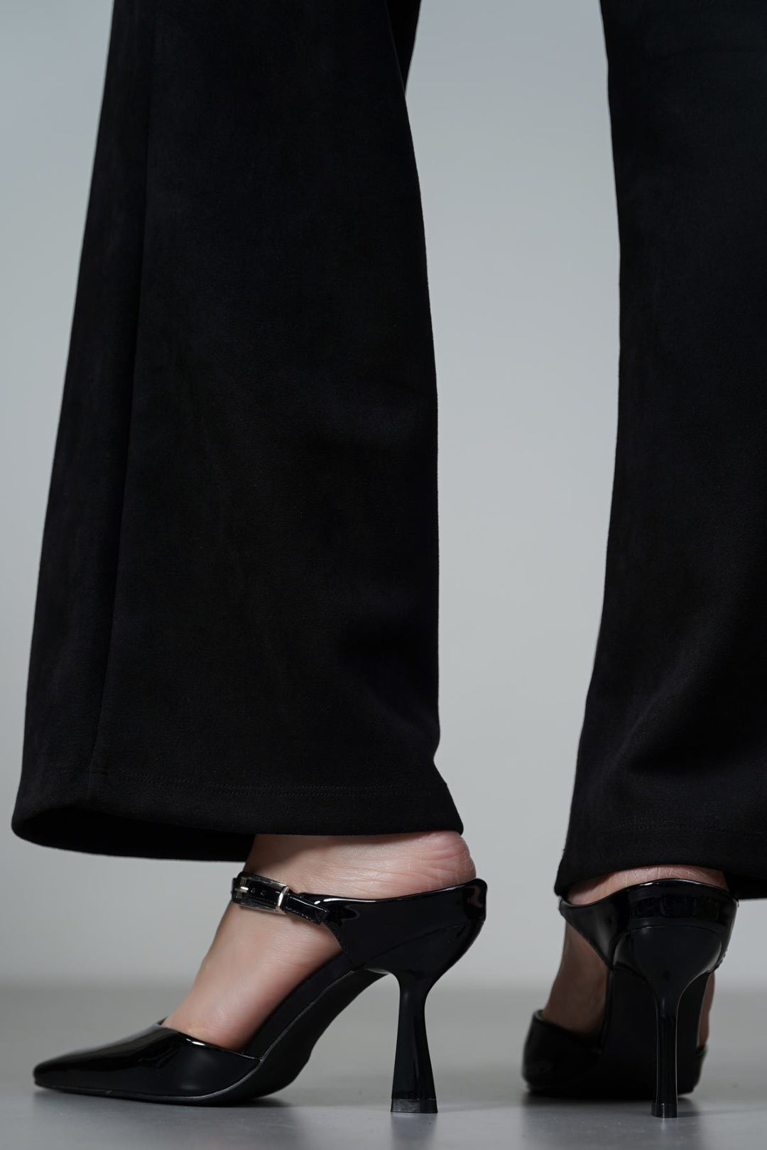 BLACK BROADWAY STILETTO