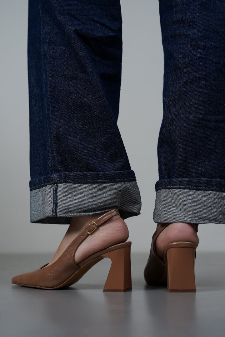 BEIGE LYRIC BLOCK HEELS