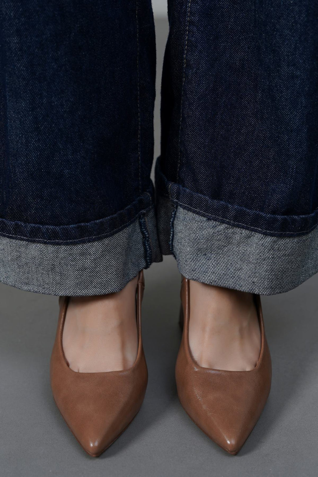 BEIGE LYRIC BLOCK HEELS