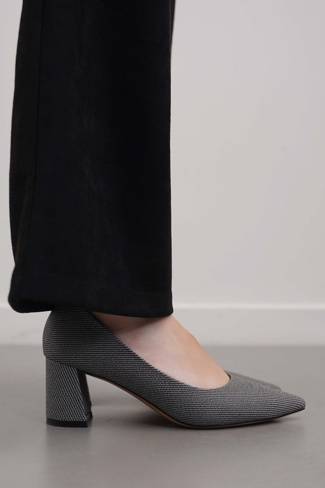 GREY BOARDROOM BLOCK HEELS