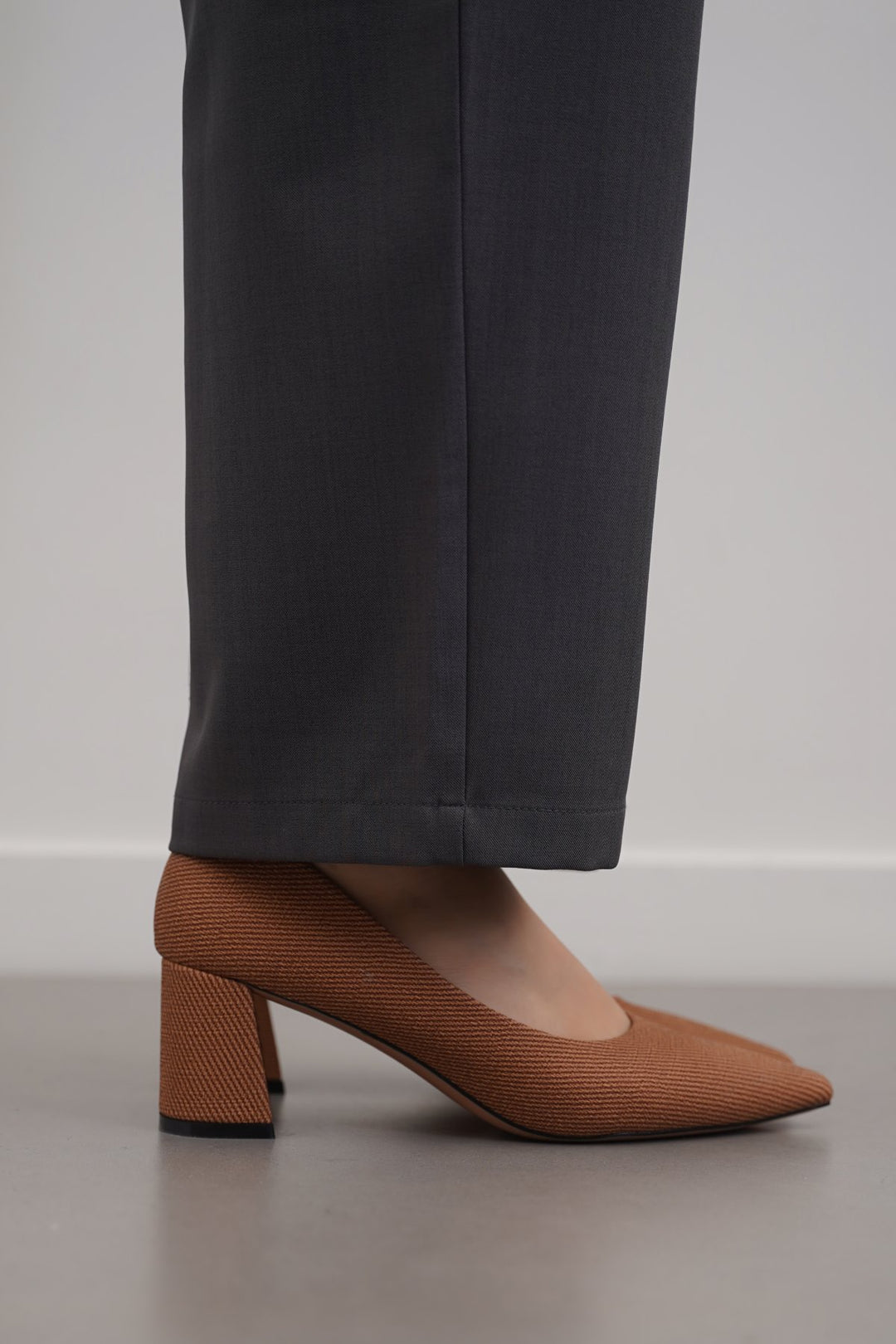TAN BOARDROOM BLOCK HEELS