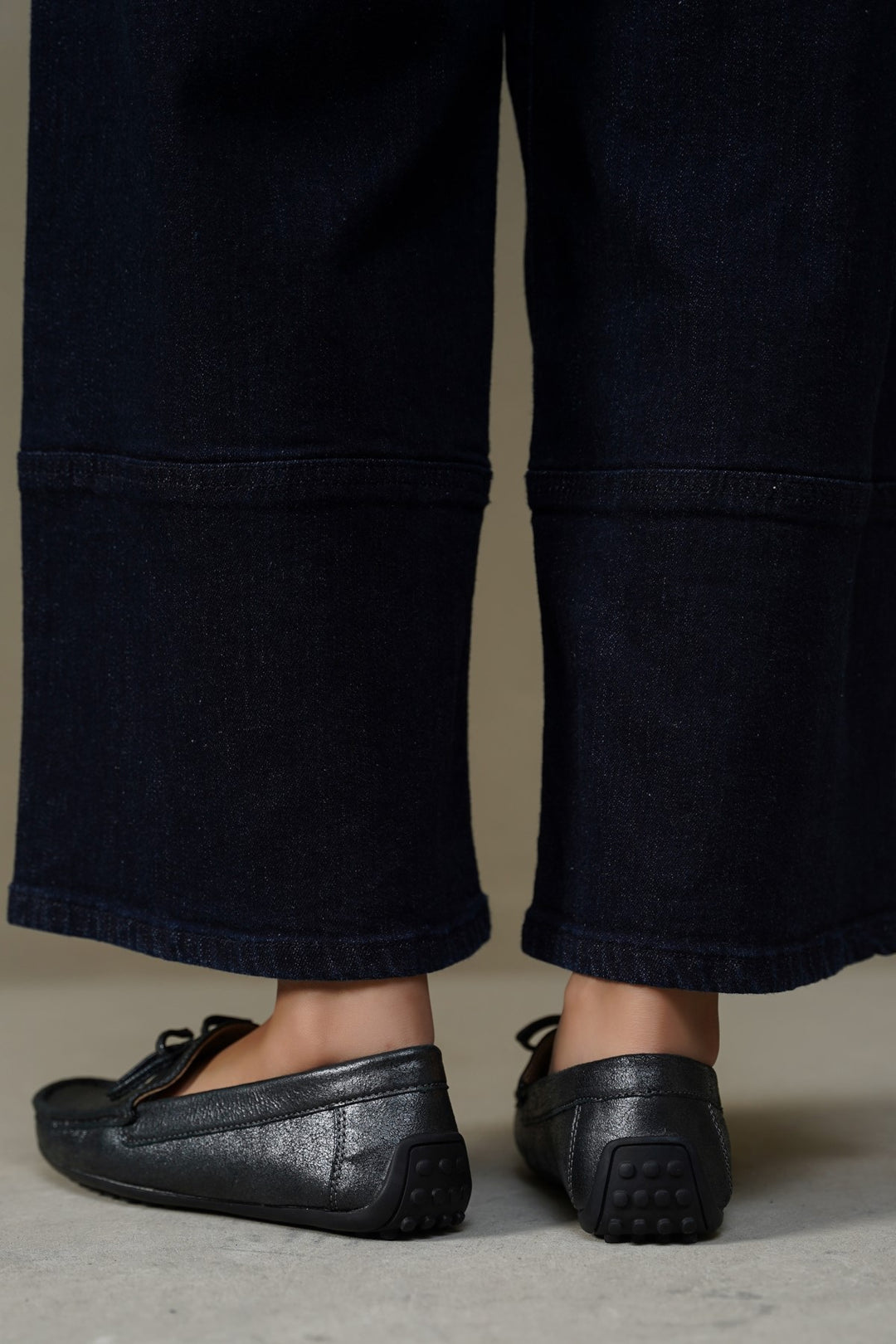 BOW LEATHER MOCCASINS