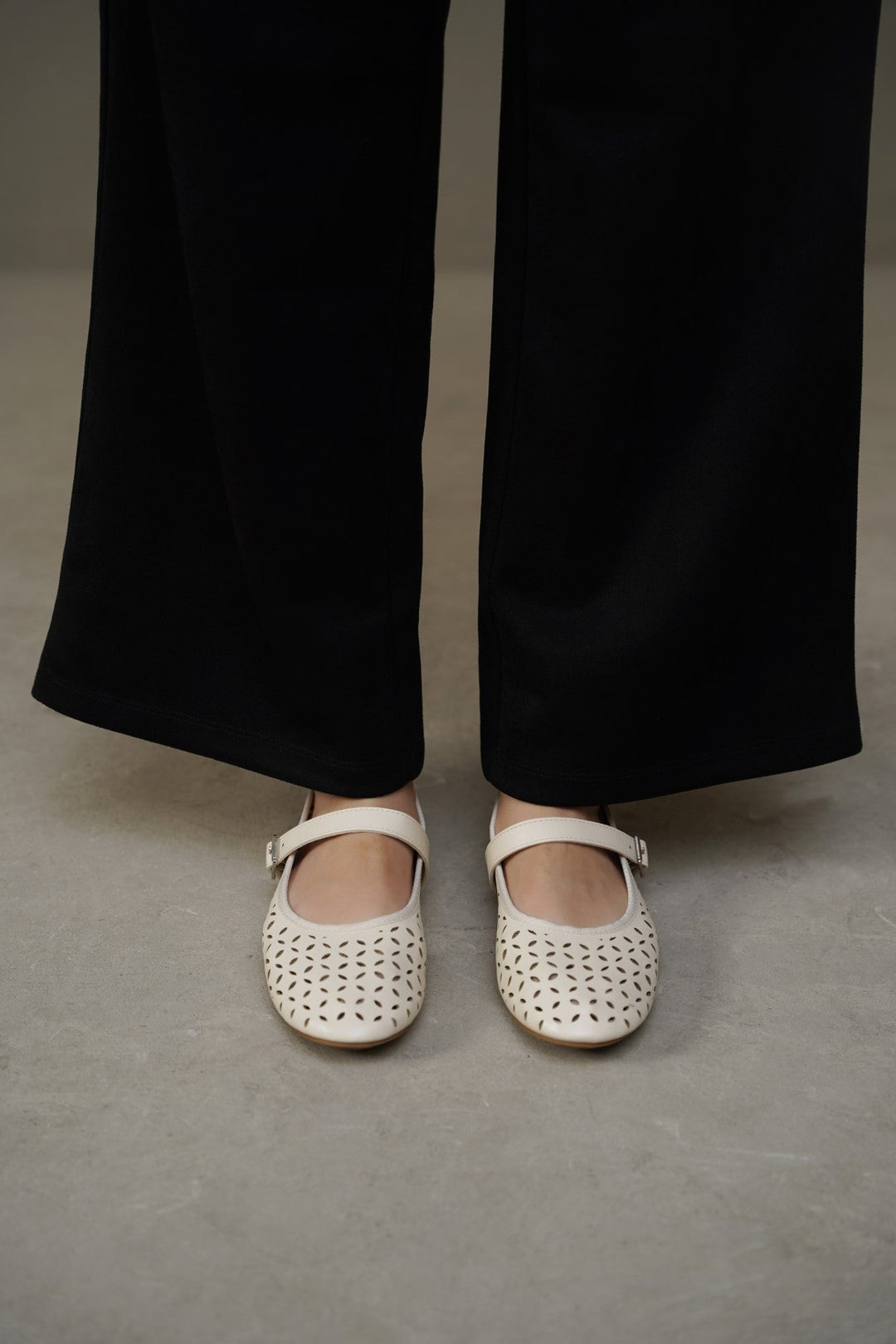 CREAM PRIMEROSE MARY-JANES