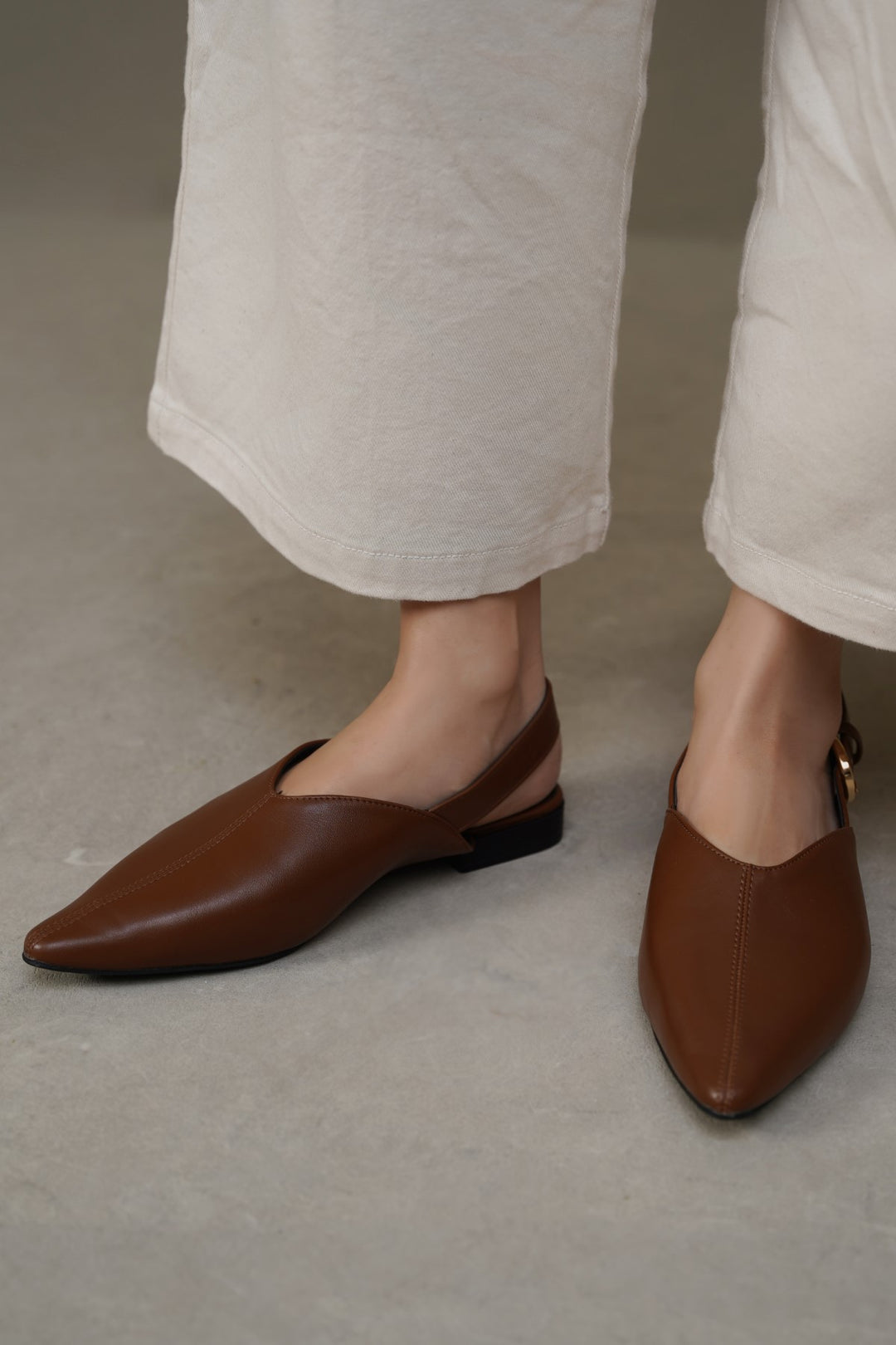 SLINGBACK PUMPS