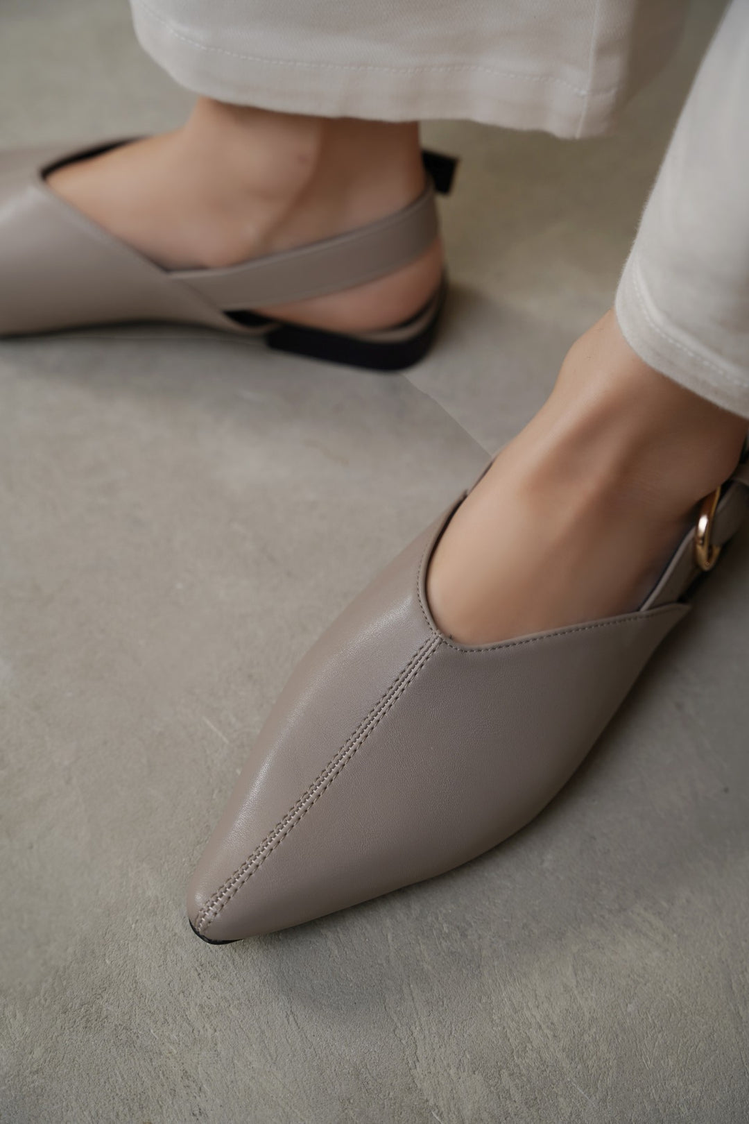 SLINGBACK PUMPS