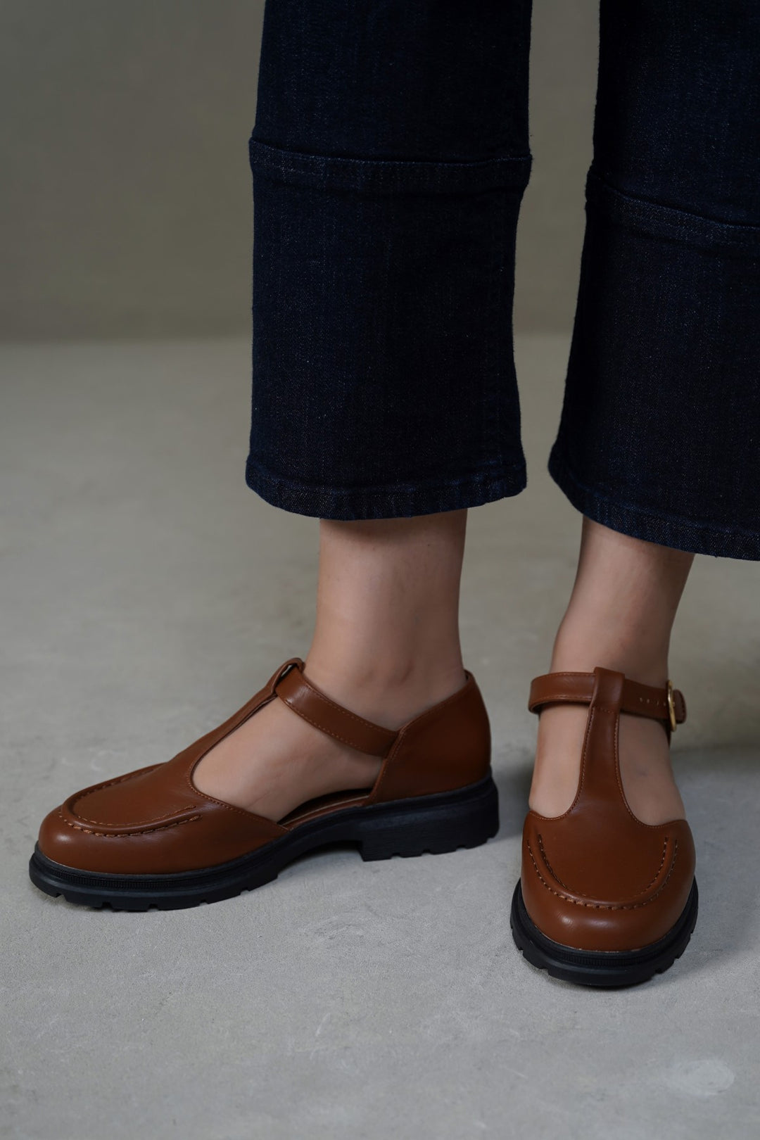 TAN THE SCHOLAR SANDAL