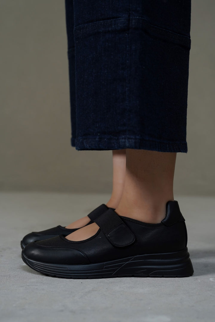 EASY PLATFORM SNEAKERS