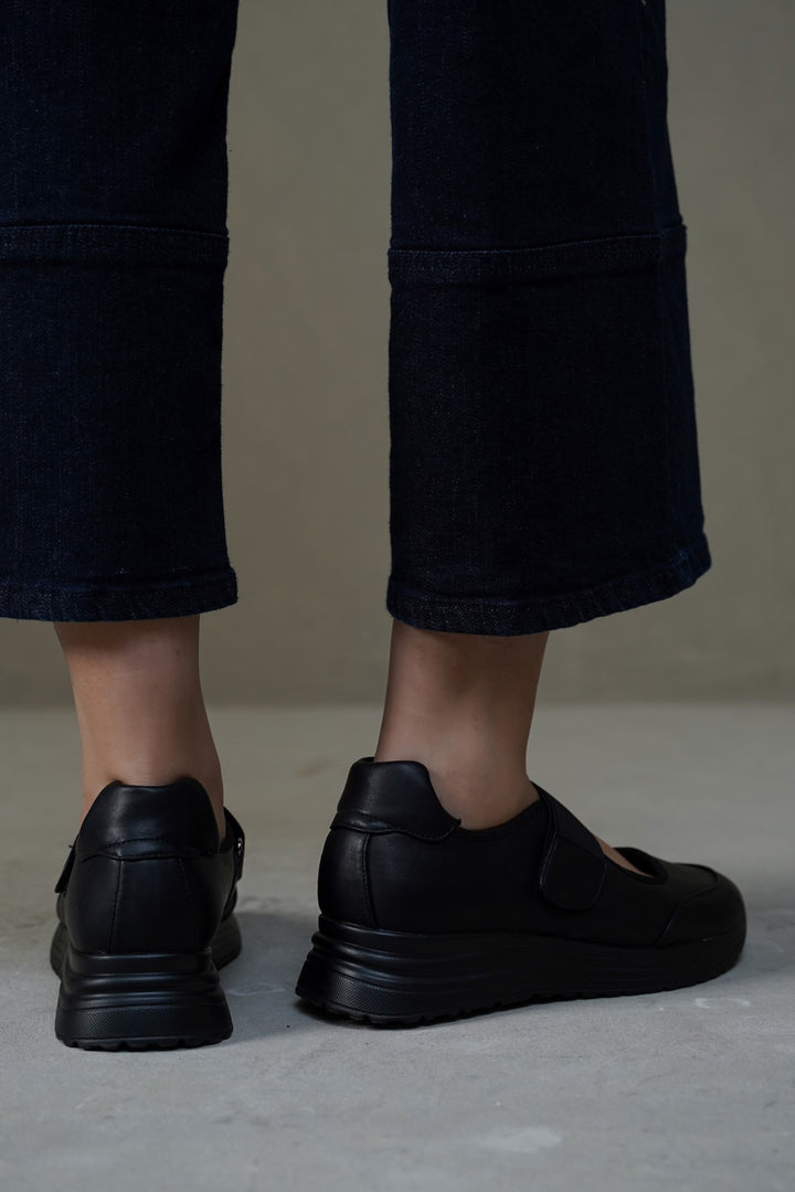 EASY PLATFORM SNEAKERS