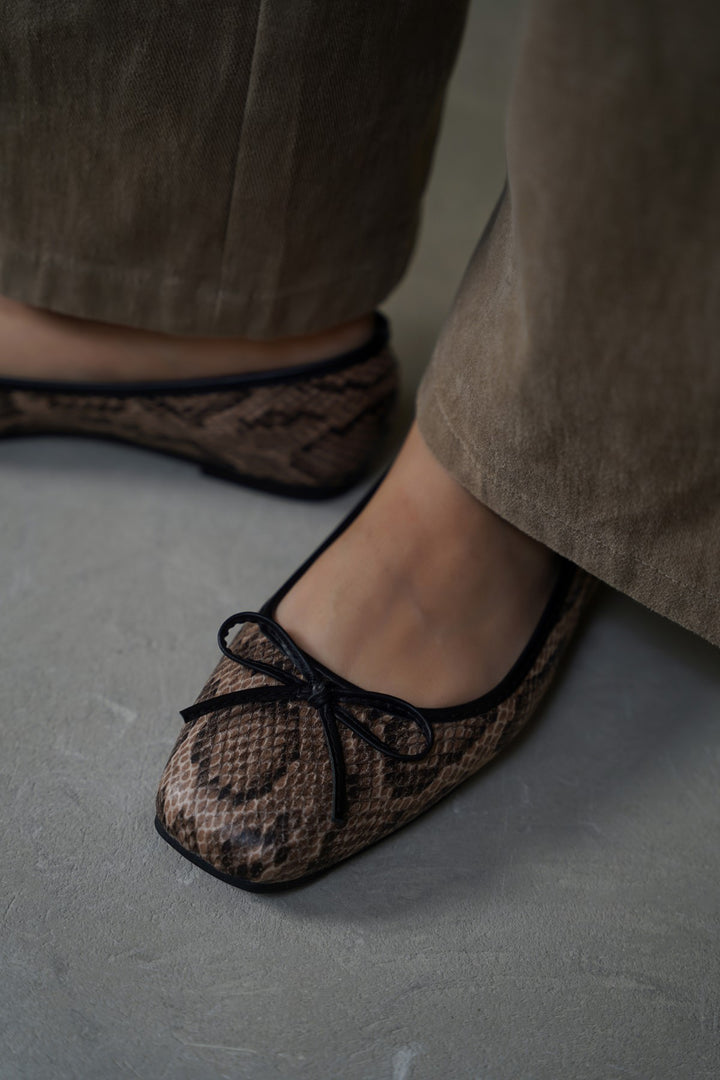 BEIGE VIPER BOW PUMPS