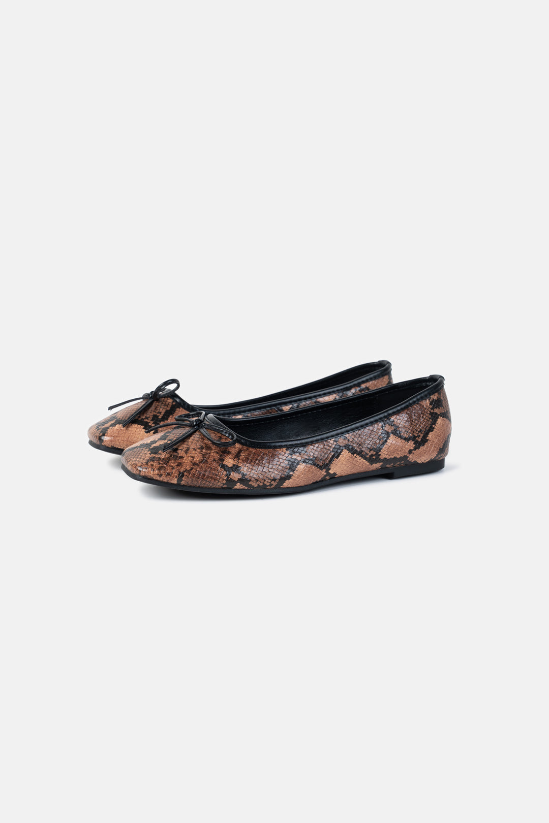 VIPER BOW PUMPS