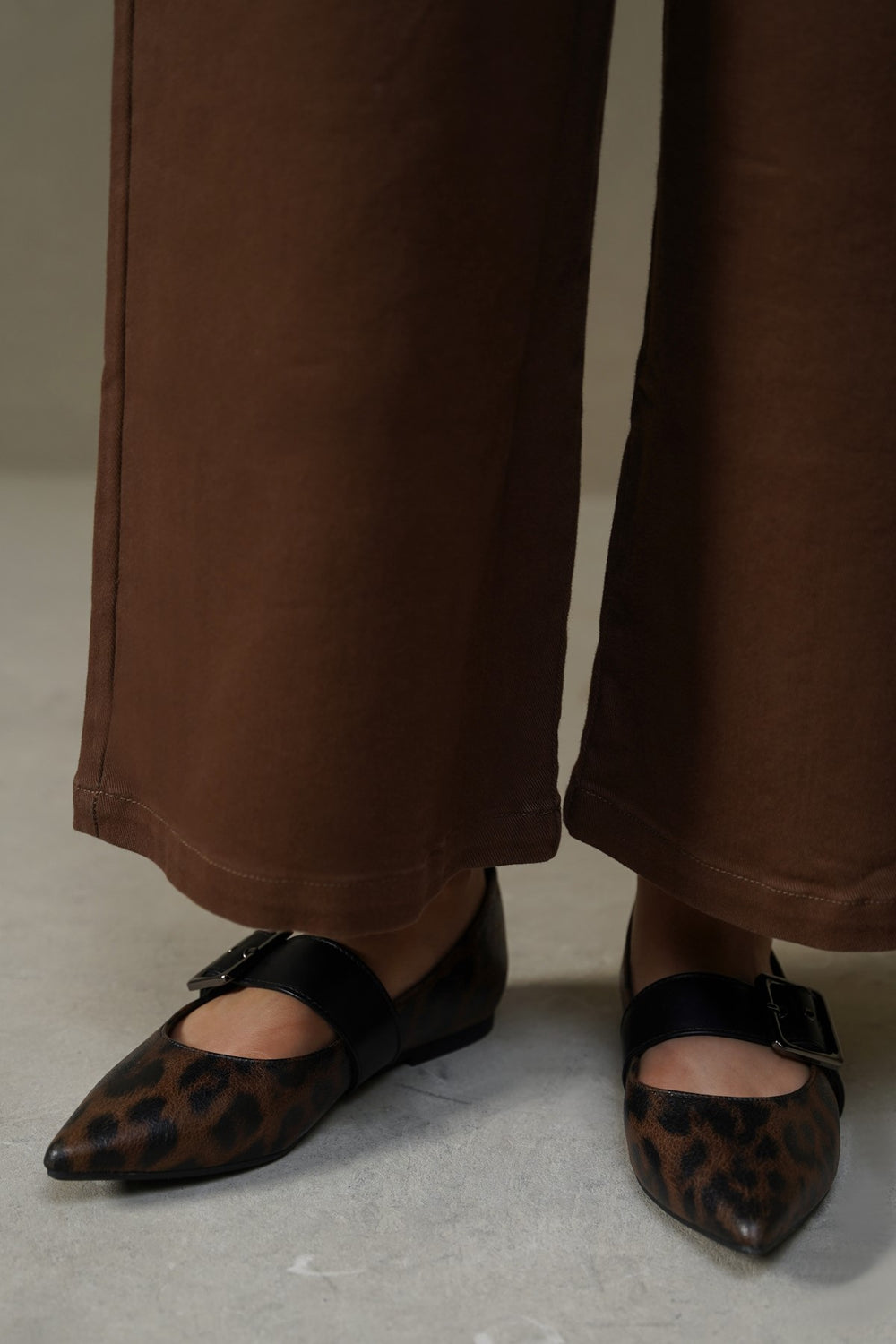 TAN WIDE BUCKLE PUMPS