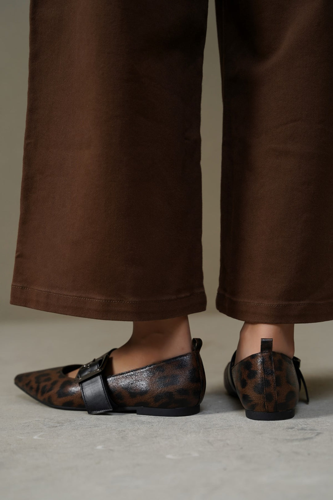 TAN WIDE BUCKLE PUMPS