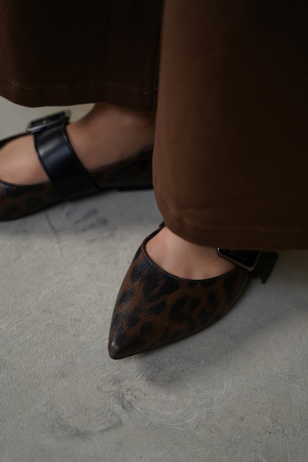 TAN WIDE BUCKLE PUMPS